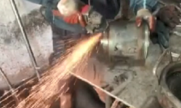 怎么拆下液压千斤顶的缸头