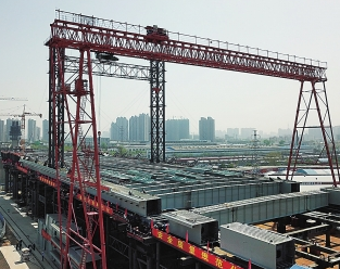 立式千斤顶圆满完成山西较复杂钢箱梁顶推任务